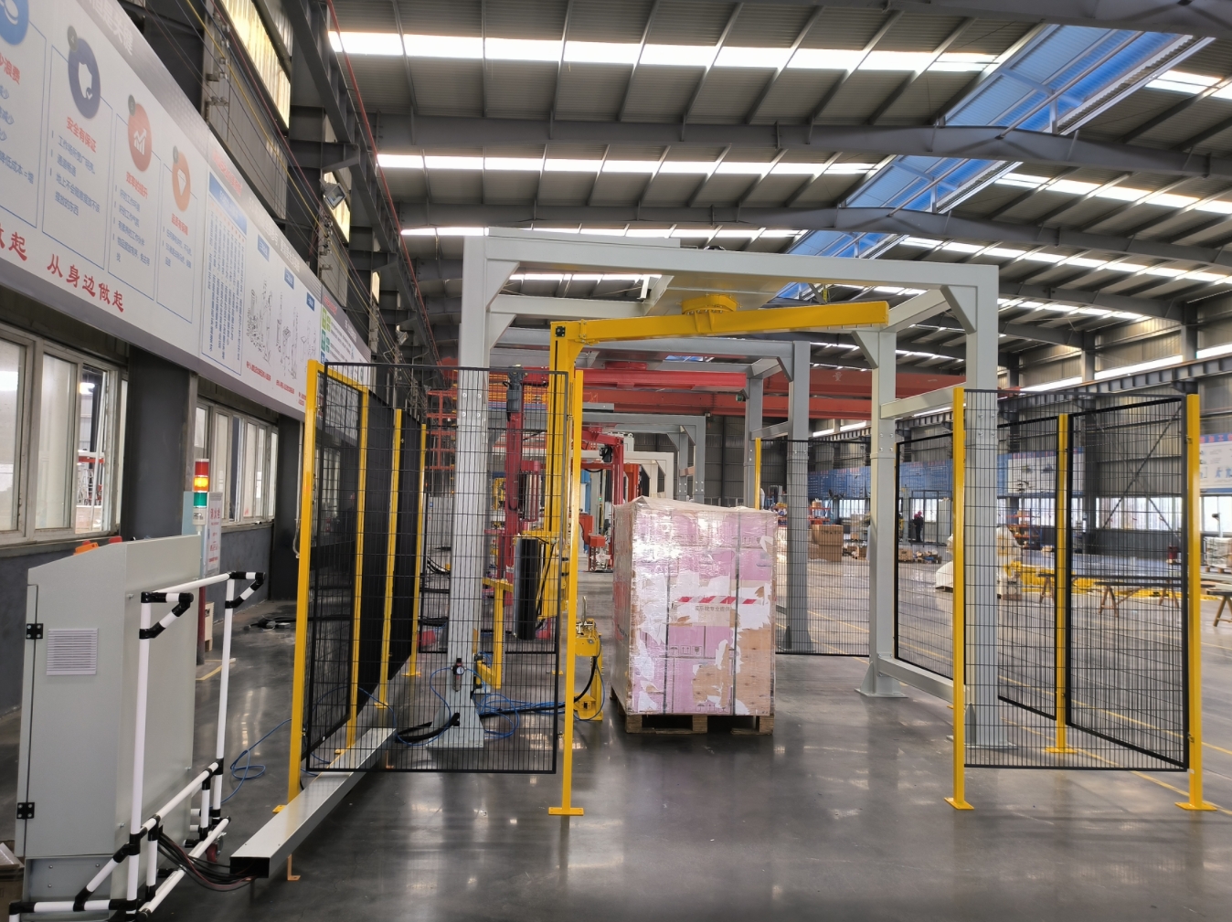 懸臂式纏繞機(jī)優(yōu)勢(圖1) 懸臂式纏繞機(jī)優(yōu)勢(圖1)